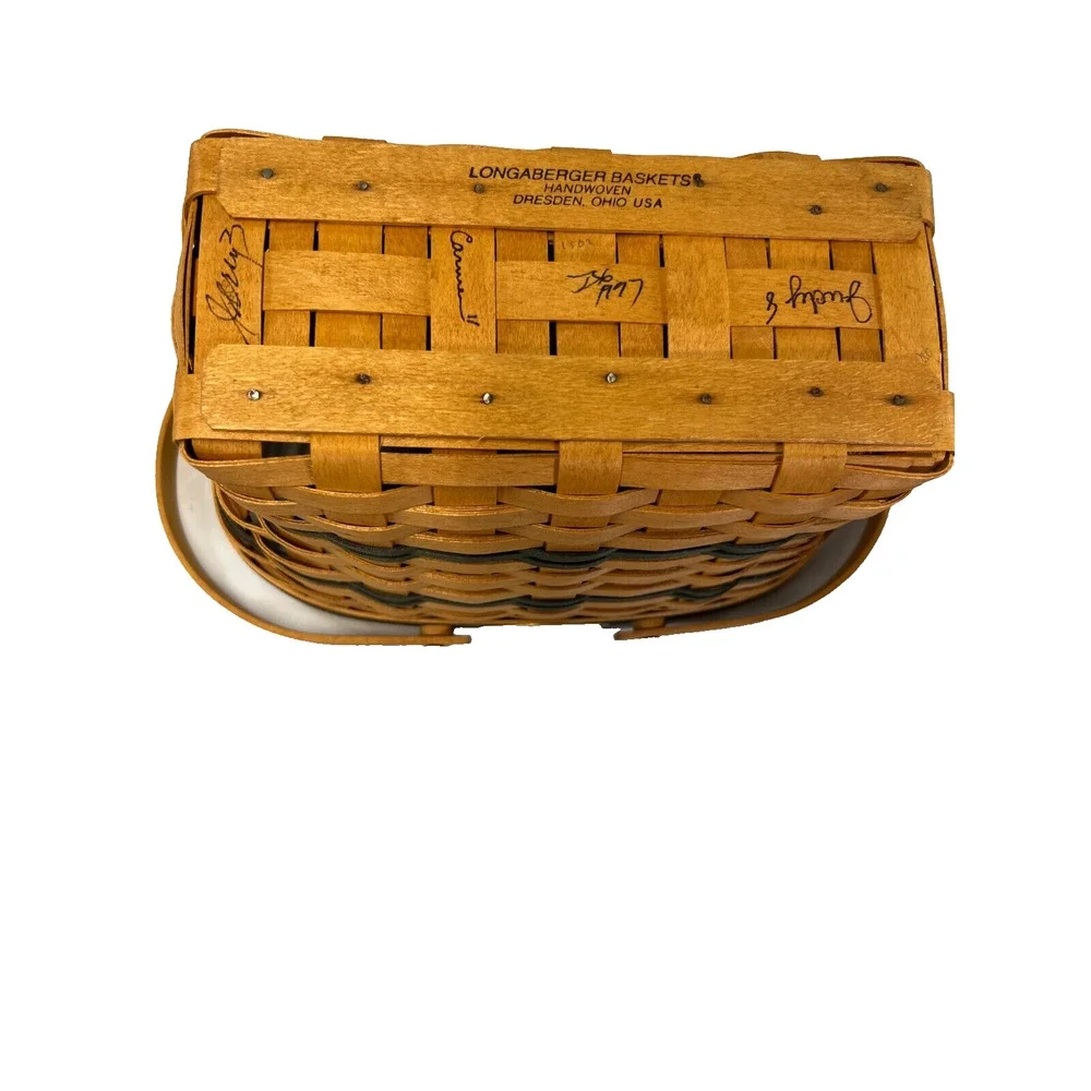 1997 Longaberger Fellowship Basket w/Plaid Liner 12.5